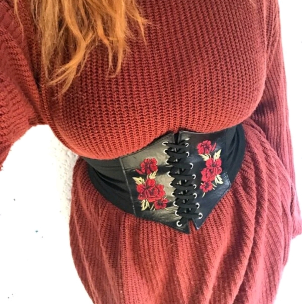 Black corset floral rose embroidered boho faux leather waist statement belt - Picture 13 of 14
